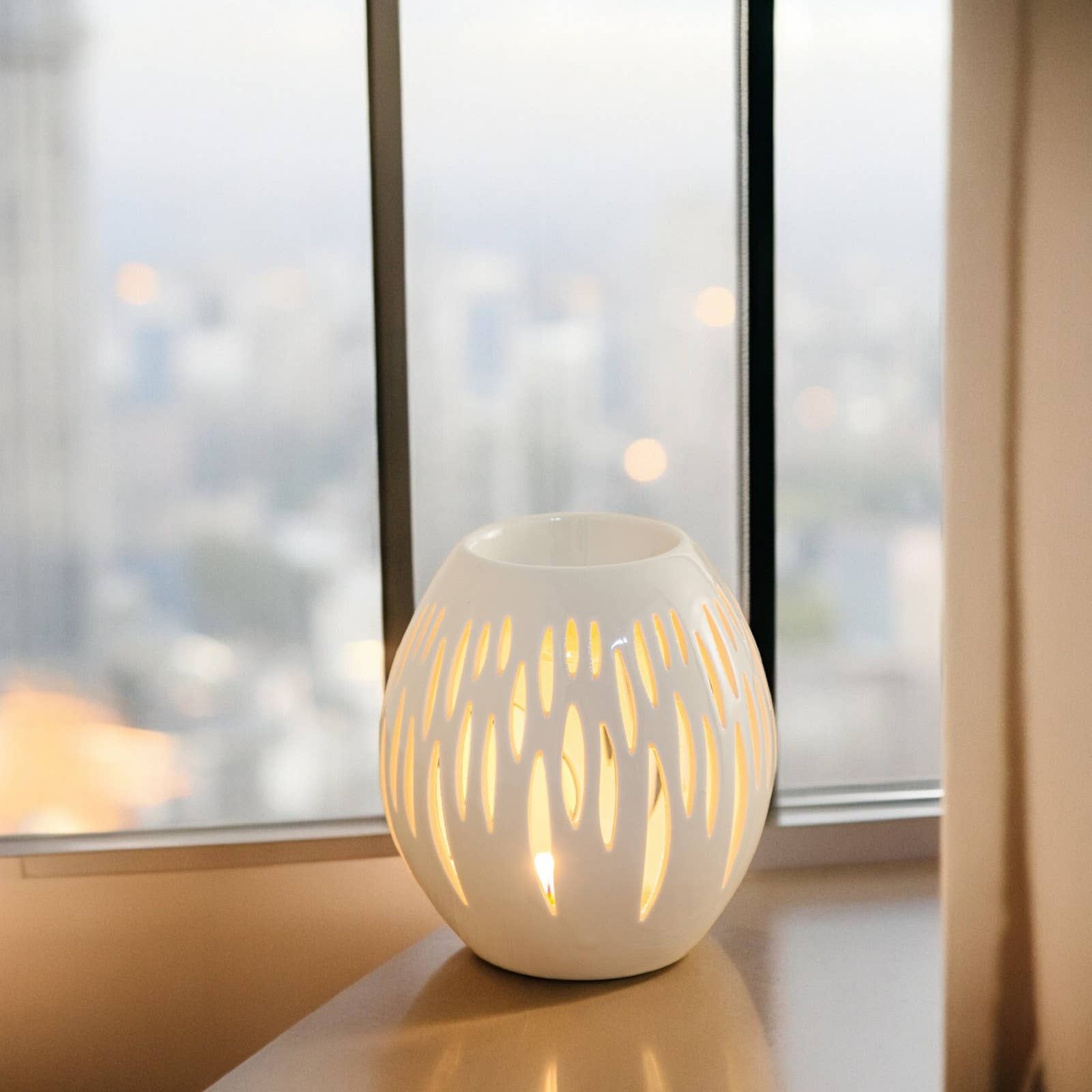 Ovali duftlampe i keramik