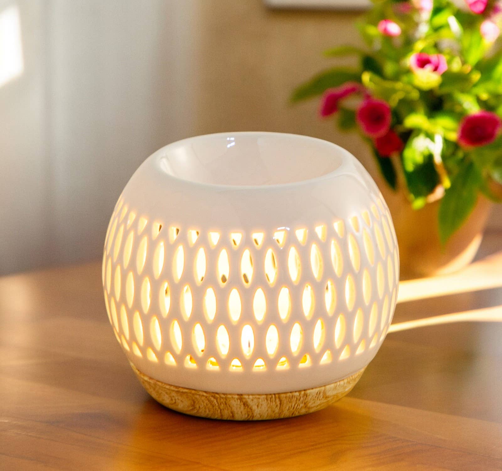 Gittermønster duftlampe i keramik